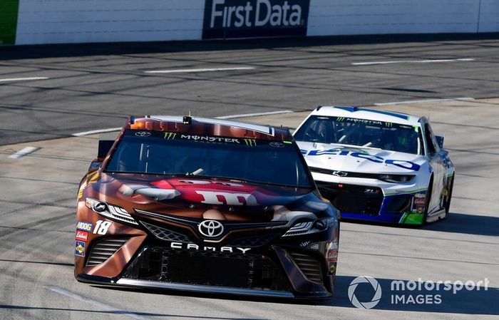 Kyle Busch, Joe Gibbs Racing, Toyota Camry M&M's Chocolate Bar