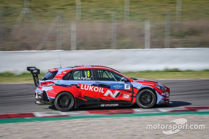 Gabriele Tarquini  in car of Augusto Farfus, BRC Hyundai N LUKOIL Racing Team Hyundai i30 N TCR