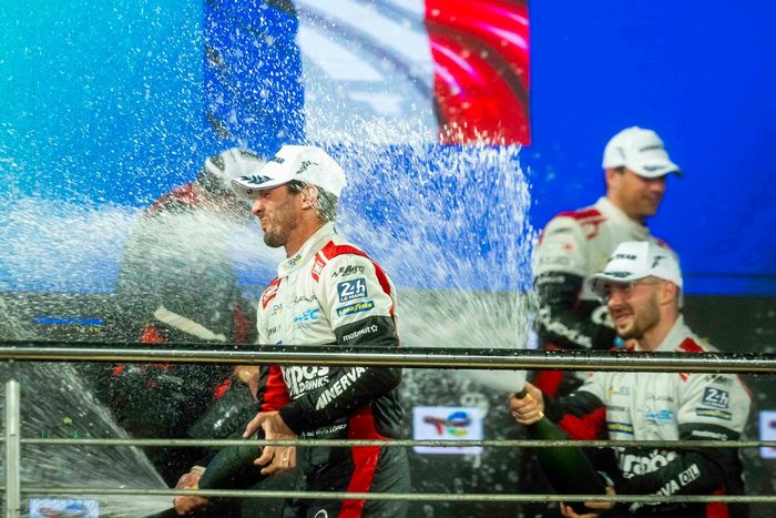 #87 Akkodis ASP Team Lexus RC F LMGT3: Петру Умбрареску, Клеменс Шмид, Хосе Мария Лопес