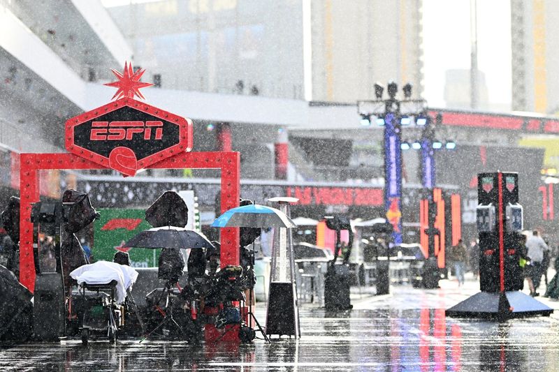 La pluie tombe sur le paddock