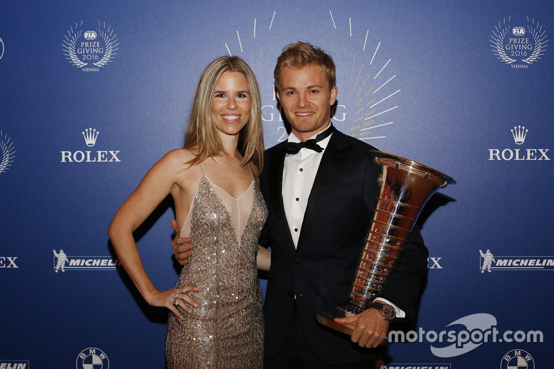 Le champion du monde de F1 Nico Rosberg et sa femme Vivian