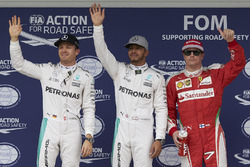 Кваліфікаційна топ-3: друге місце - Ніко Росберг, Mercedes AMG F1, володар поулу Льюіс Хемілтон, Mer
