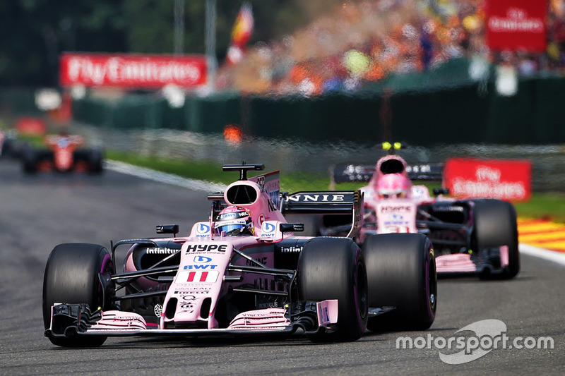 Sergio Pérez, Sahara Force India VJM10 y Esteban Ocon, Sahara Force India VJM10