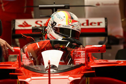 Sebastian Vettel, Ferrari SF70H, cockpit shield