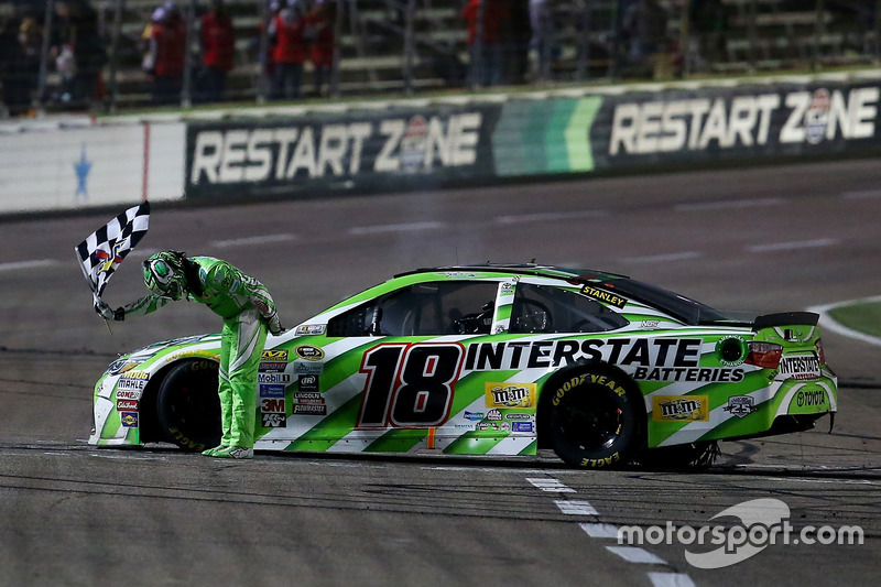Fort Worth: Kyle Busch (Gibbs-Toyota)