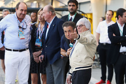 Bernie Ecclestone mit Jean Alesi