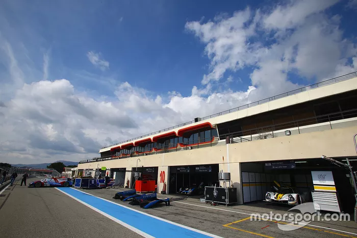 Paul Ricard pitlane