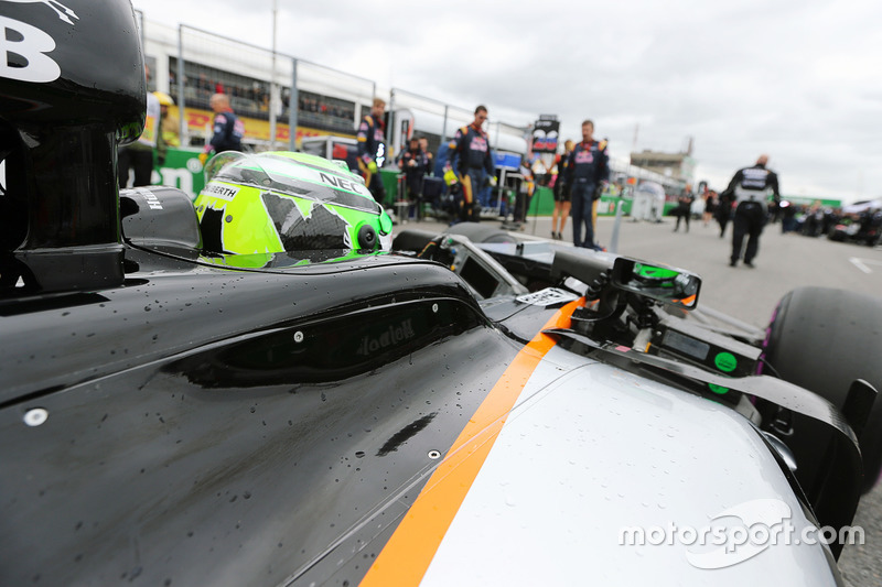 Nico Hulkenberg, Sahara Force India F1 VJM09 in griglia
