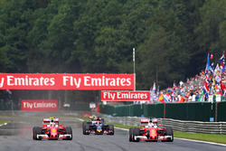 Kimi Räikkönen, Ferrari SF16-H; Sebastian Vettel, Ferrari SF16-H