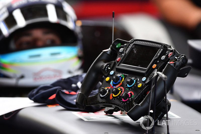 Detalhe do volante do Red Bull de Daniel Ricciardo