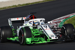 Marcus Ericsson, Alfa Romeo Sauber C37 with aero paint
