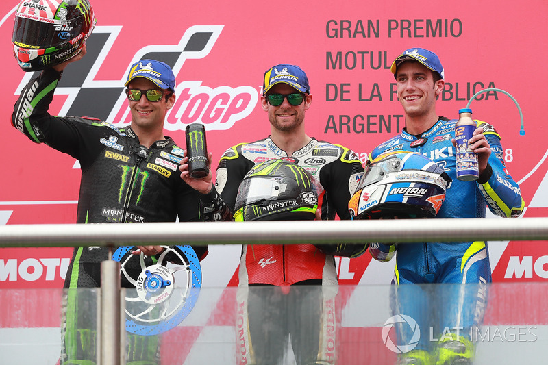 Podium : le deuxième, Johann Zarco, Monster Yamaha Tech 3, le vainqueur Cal Crutchlow, Team LCR Honda, le troisième, Alex Rins, Team Suzuki MotoGP