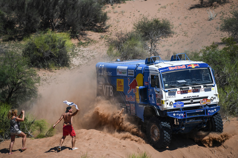 #500 Team Kamaz Master: Eduard Nikolaev, Evgeny Yakovlev, Vladimir Rybakov