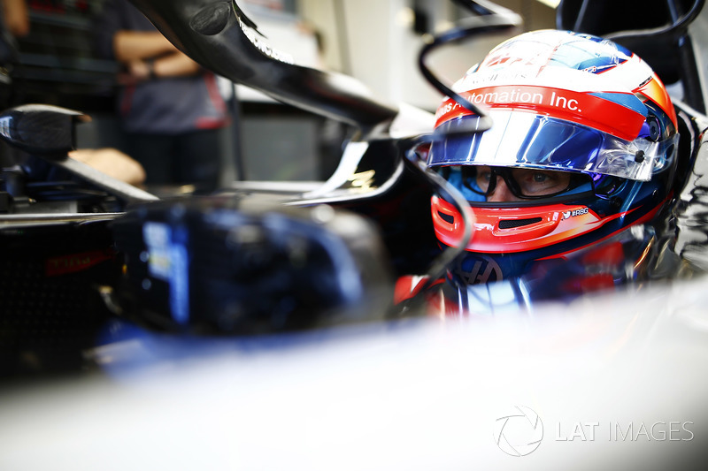 Romain Grosjean, Haas F1 Team, wears a pair of glasses containing a television camera