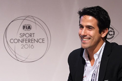 Lucas di Grassi en la Conferencia de deporte de la FIA