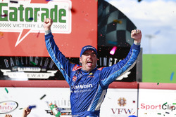 Ganador, Elliott Sadler, JR Motorsports Chevrolet