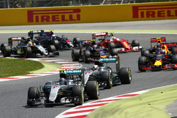 Nico Rosberg, Mercedes AMG F1 W07 Hybrid voor ploegmaat Lewis Hamilton, Mercedes AMG F1 W07 Hybrid b