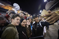 Lewis Hamilton, Mercedes AMG F1 Team met fans