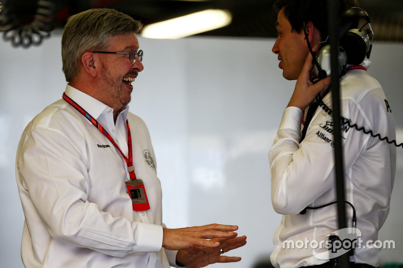 Спортивний директор Формули 1 Росс Браун, керівник Mercedes AMG F1 Тото Вольфф