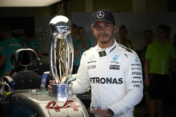 Ganador de la carrera Lewis Hamilton, Mercedes AMG F1 después de ganar la carrera