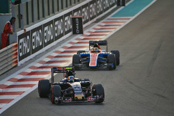 Карлос Сайнс-мл., Scuderia Toro Rosso STR11