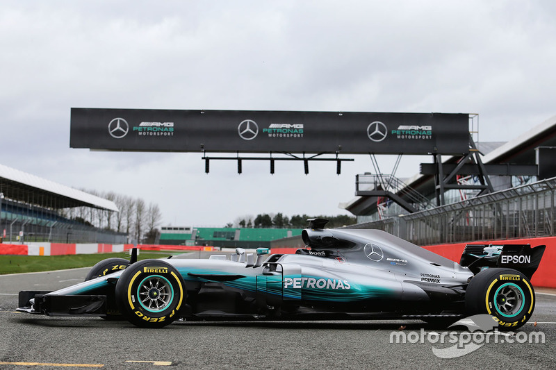Mercedes AMG F1 W08 in volle glorie