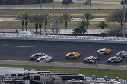 Denny Hamlin, Joe Gibbs Racing Toyota, Brad Keselowski, Team Penske Ford