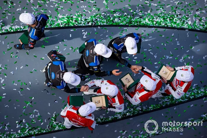 #48 Paul Miller Racing Lamborghini Huracan GT3: Bryan Sellers, Corey Lewis, Madison Snow, Andrea Caldarelli, #10 Wayne Taylor Racing Cadillac DPi: Renger Van Der Zande, Ryan Briscoe, Scott Dixon celebrate the victory