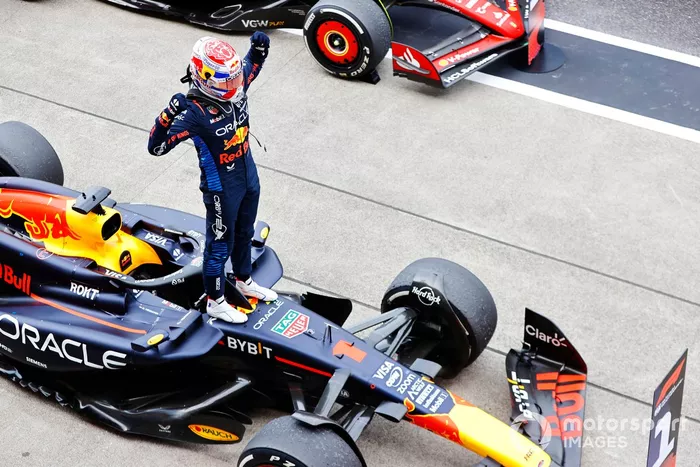 Max Verstappen, Red Bull Racing, 1ère position, fête au Parc Ferme 