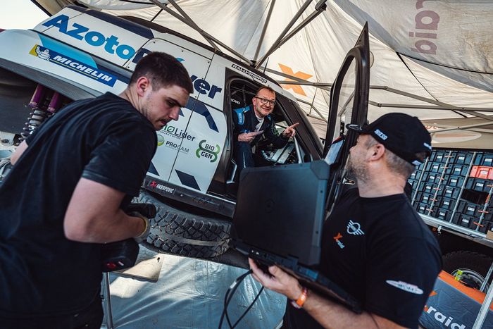 #217 X-raid Mini JCW Team Mini John Cooper Works Rally Plus: Krzysztof Holowczyc, Łukasz Kurzej