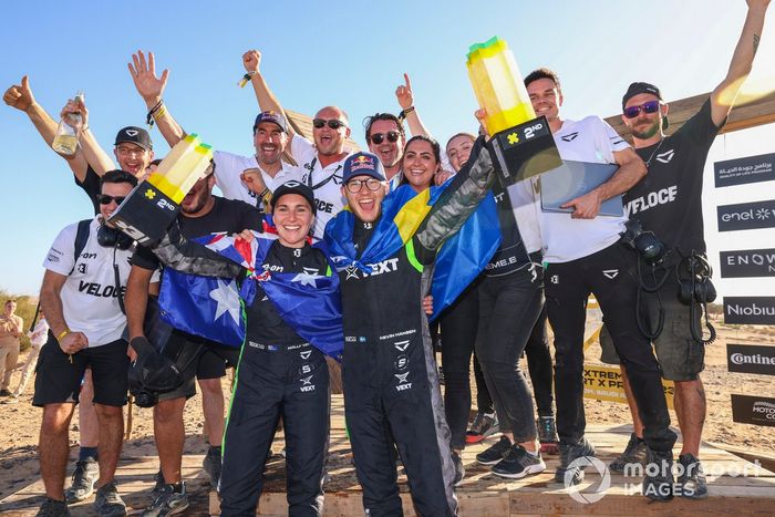 Molly Taylor, Veloce Racing, and Kevin Hansen, Veloce Racing, 2nd position, celebrate with their team on the podium