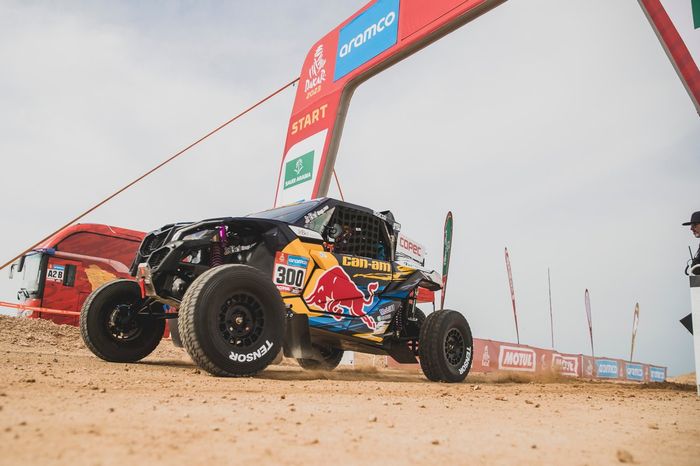 #300 Red Bull Can-AM Factory Racing Can-AM: Contardo Francisco Lopez, Juan Pablo Latrach Vinagre