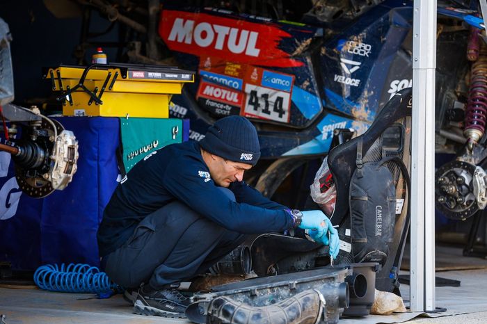 #414 South Racing Can-AM BRP: Molly Taylor, Andrew Short, mechanic