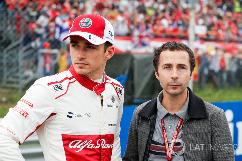 Pero no fue así, Leclerc acabó confirmado en lugar de Raikkonen y será el segundo piloto más joven de la historia de Ferrari, solo detrás del piloto mexicano Ricardo Rodríguez, que tenía 19 años en 1961.