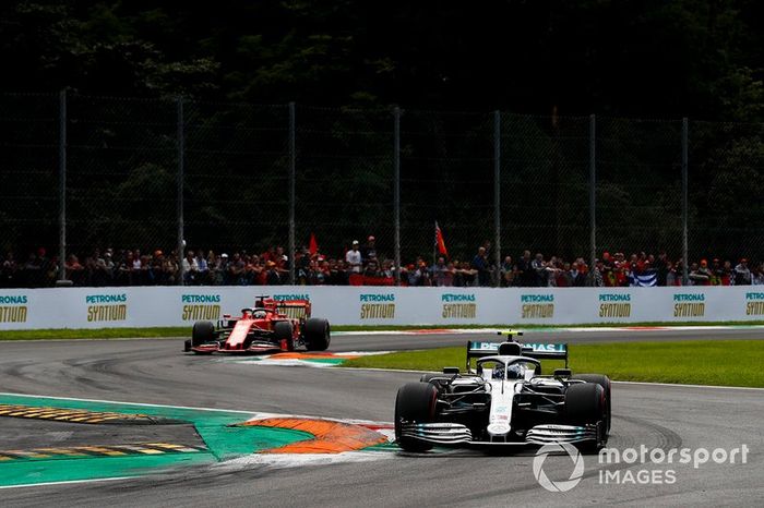 Valtteri Bottas, Mercedes AMG W10,  Sebastian Vettel, Ferrari SF90