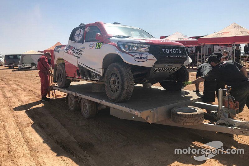 #314 Toyota Gazoo Racing Toyota Hilux: Fernando Alonso, Marc Coma, después del accidente