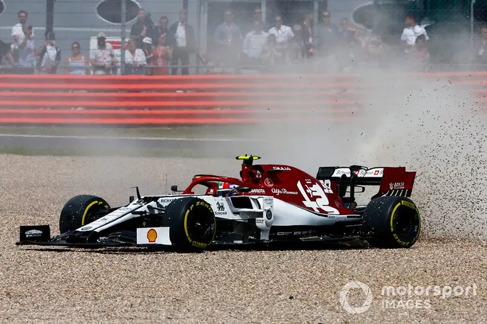 Antonio Giovinazzi, Alfa Romeo Racing C38 in the gravel