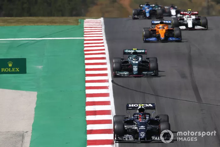 Pierre Gasly, AlphaTauri AT02, Sebastian Vettel, Aston Martin AMR21, Daniel Ricciardo, McLaren MCL35M
