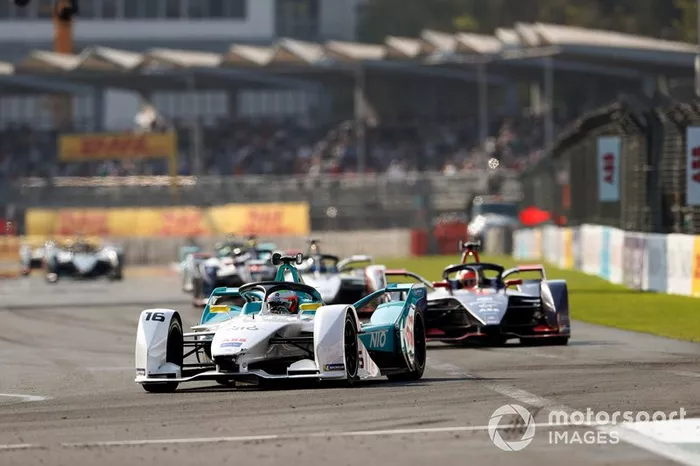 Oliver Turvey, NIO Formula E Team, NIO Sport 004 y Robin Frijns, Envision Virgin Racing, Audi e-tron FE05 