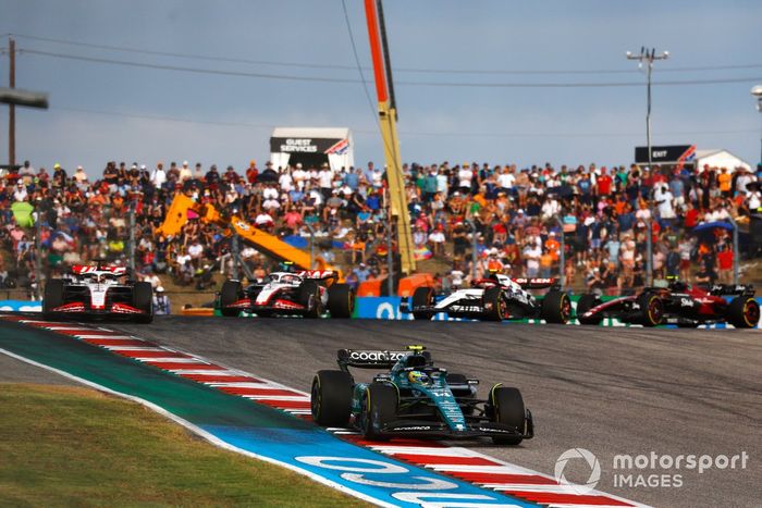 Fernando Alonso, Aston Martin AMR23, Kevin Magnussen, Haas VF-23, Nico Hulkenberg, Haas VF-23