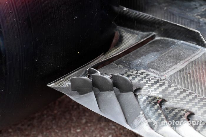 Ferrari SF90 dettaglio del floor