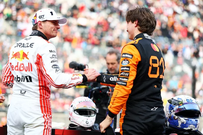 Oscar Piastri, McLaren, Max Verstappen, Red Bull Racing