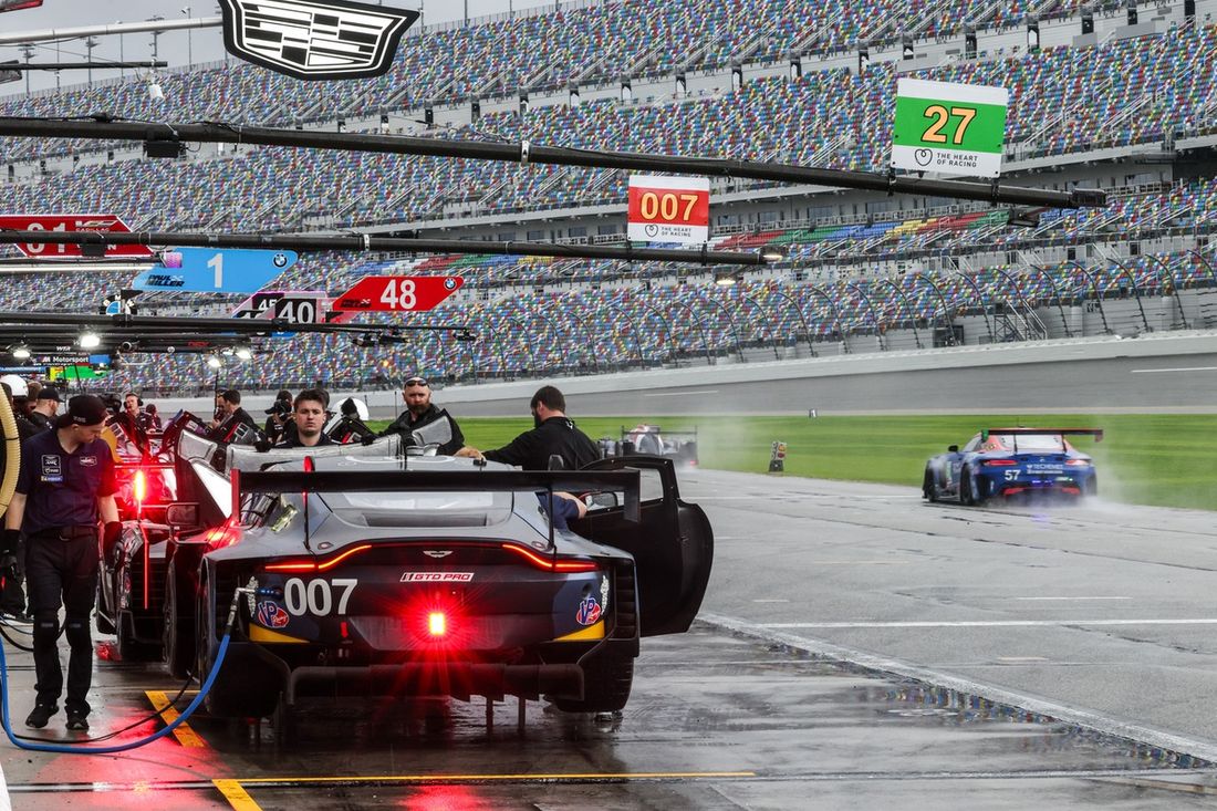 #007 Equipo Heart of Racing Aston Martin Vantage GT3 Evo: Ross Gunn, Alex Riberas, Roman De Angelis, Marco Sorensen