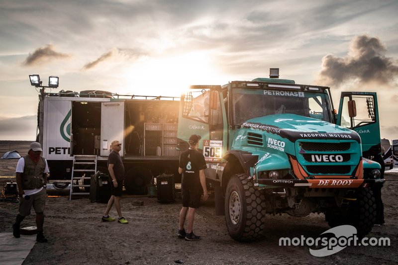 4. #505 Team De Rooy Iveco: Федеріко Вільягра, Рікардо Торлаші, Адріан Якопіні