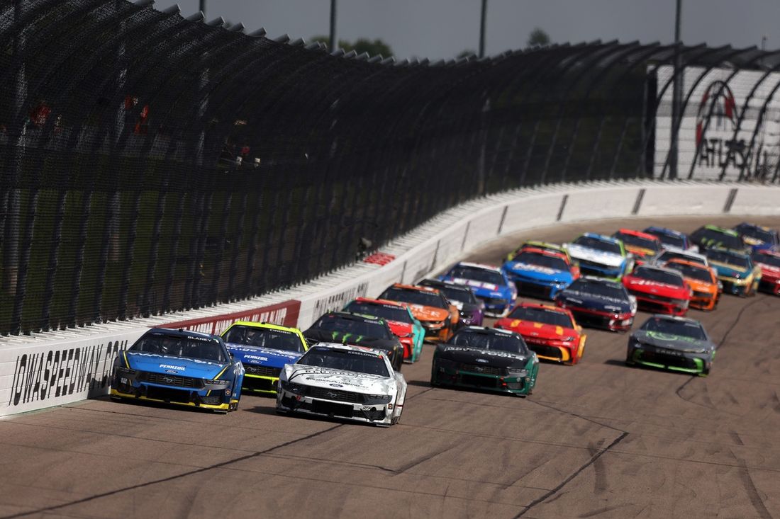 Brad Keselowski, Roush Fenway Keselowski Racing Ford, Ryan Blaney, Team Penske Ford