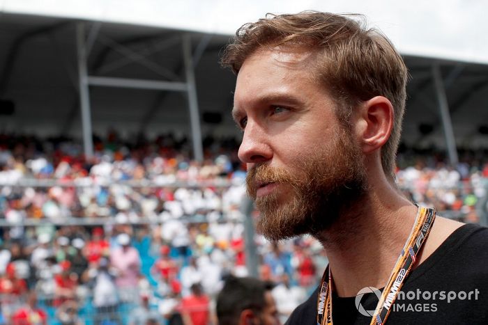 Cantante y DJ Calvin Harris