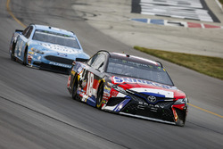Kyle Busch, Joe Gibbs Racing, Toyota Camry Snickers Intense and Kevin Harvick, Stewart-Haas Racing, Ford Fusion Busch Light