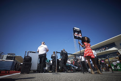 La Grid Girl de Lewis Hamilton, Mercedes AMG F1