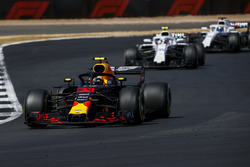 Max Verstappen, Red Bull Racing RB14, Sergey Sirotkin, Williams FW41, and Lance Stroll, Williams FW41