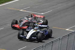 Fernando Alonso, McLaren MP4-22, Alex Wurz, Williams FW29